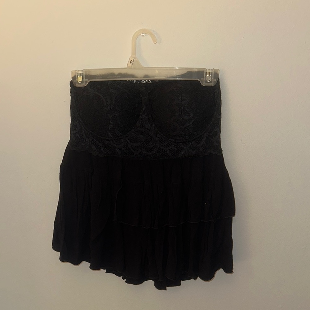 Chic Black Lace Bustier Strapless Top